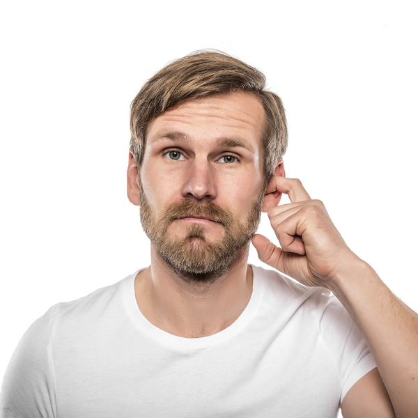 Come gestire il prurito alle orecchie nei portatori di apparecchi acustici: cause e trattamenti efficaci